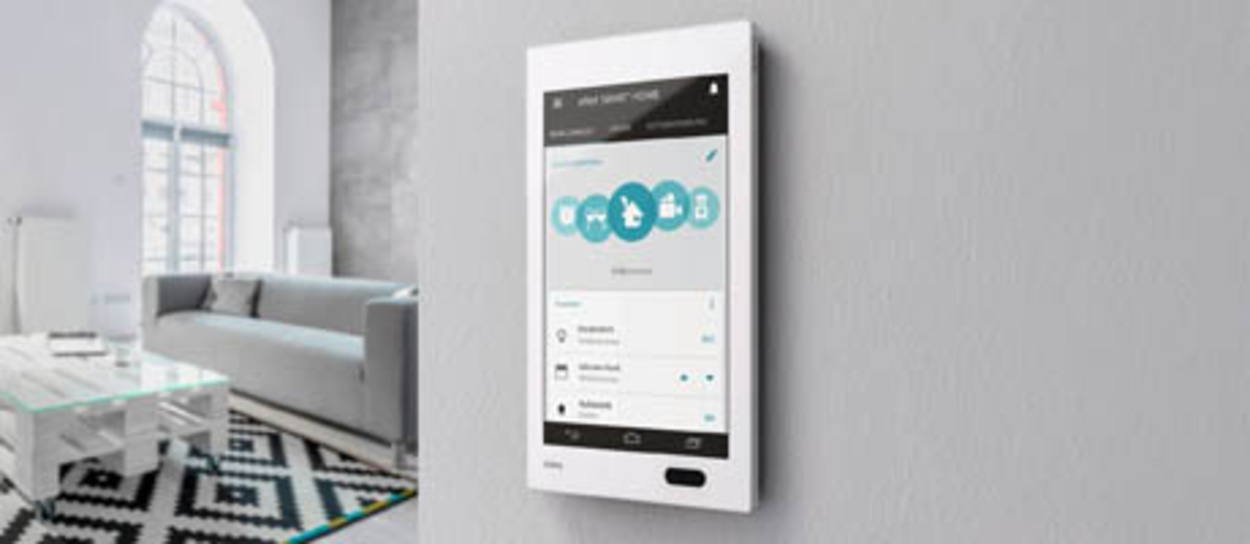 Bedienzentrale Gira G1 bei Elektro-Service Kießling GmbH in Großenhain OT Uebigau